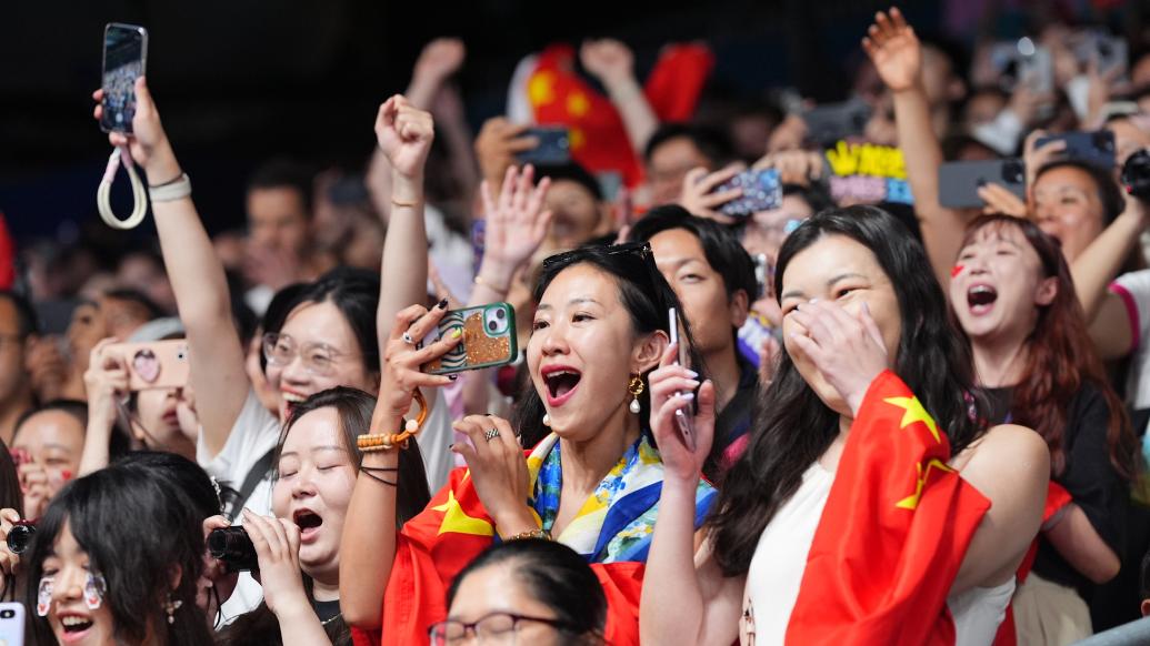 开云体育-包含德国队观众热烈欢呼！，库里迎来五赛季出色发挥观众掌声雷动的词条-开云体育